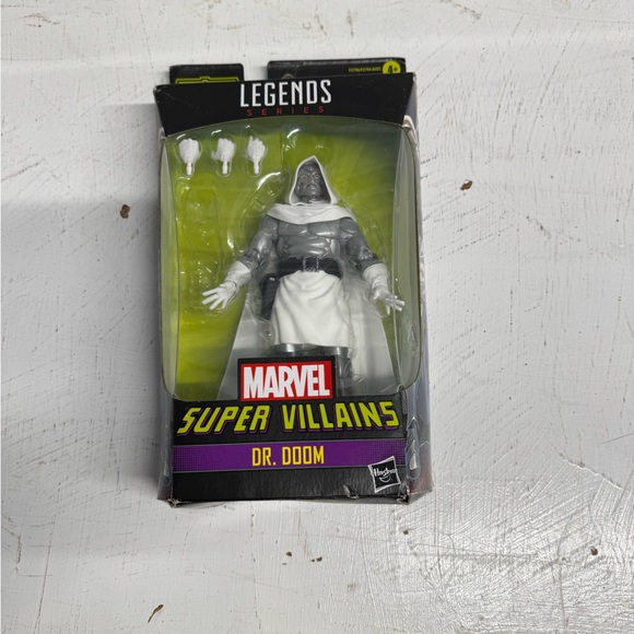 Marvel | Legends 6inch Action Figure Super Villain Dr. Doom - Picture 1 of 5